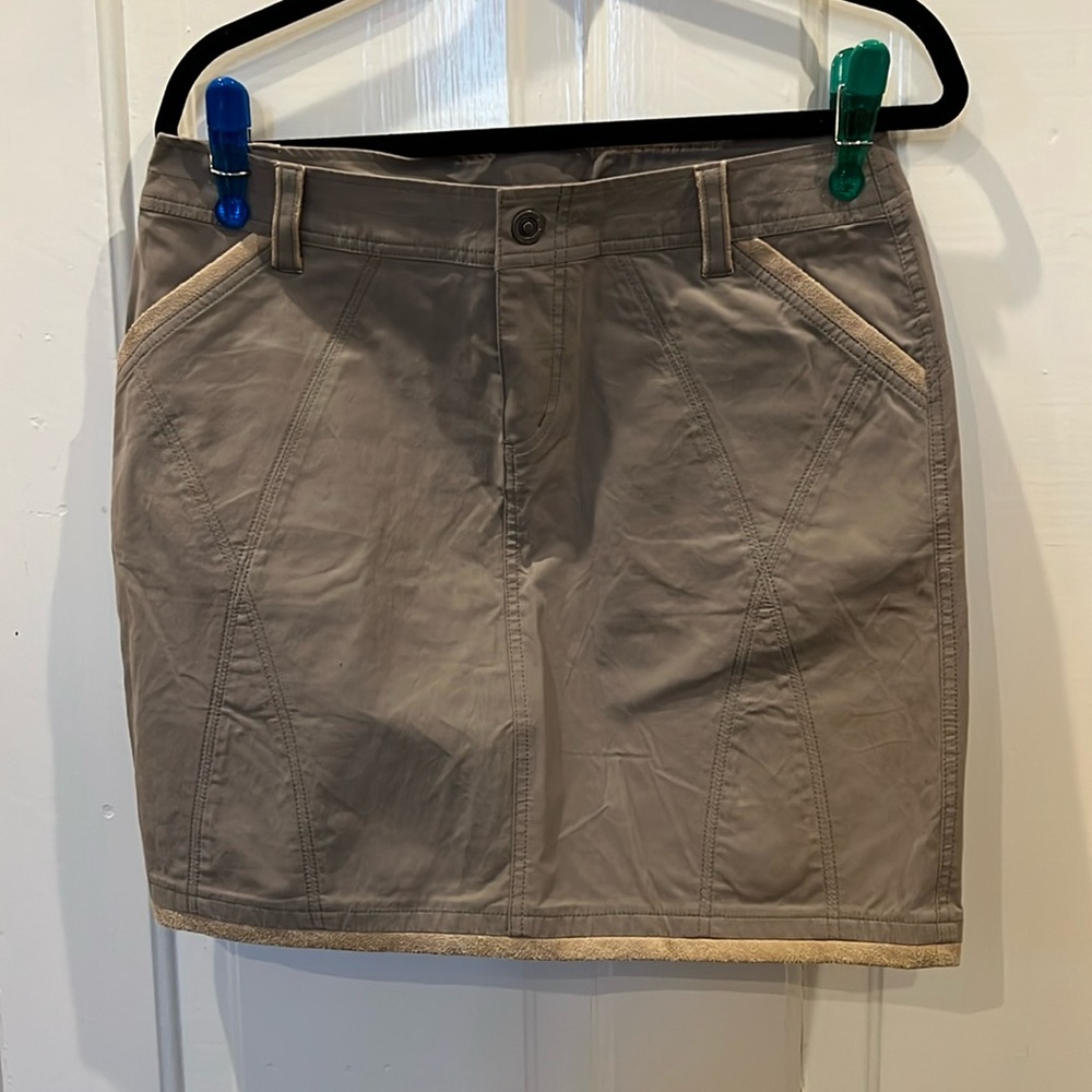 KUHL skirt. Like new.